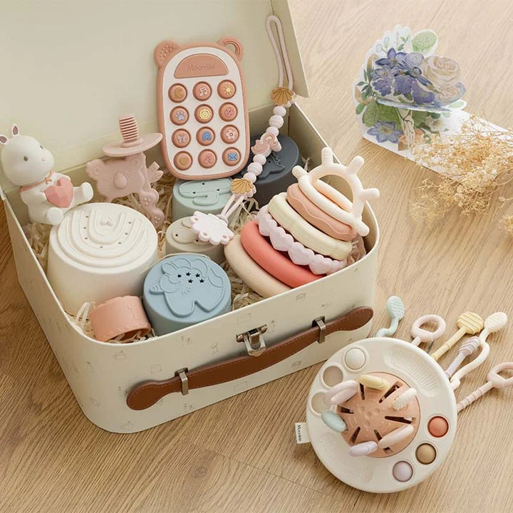 Nestwell Baby Deluxe Playtime Gift Set - product contents